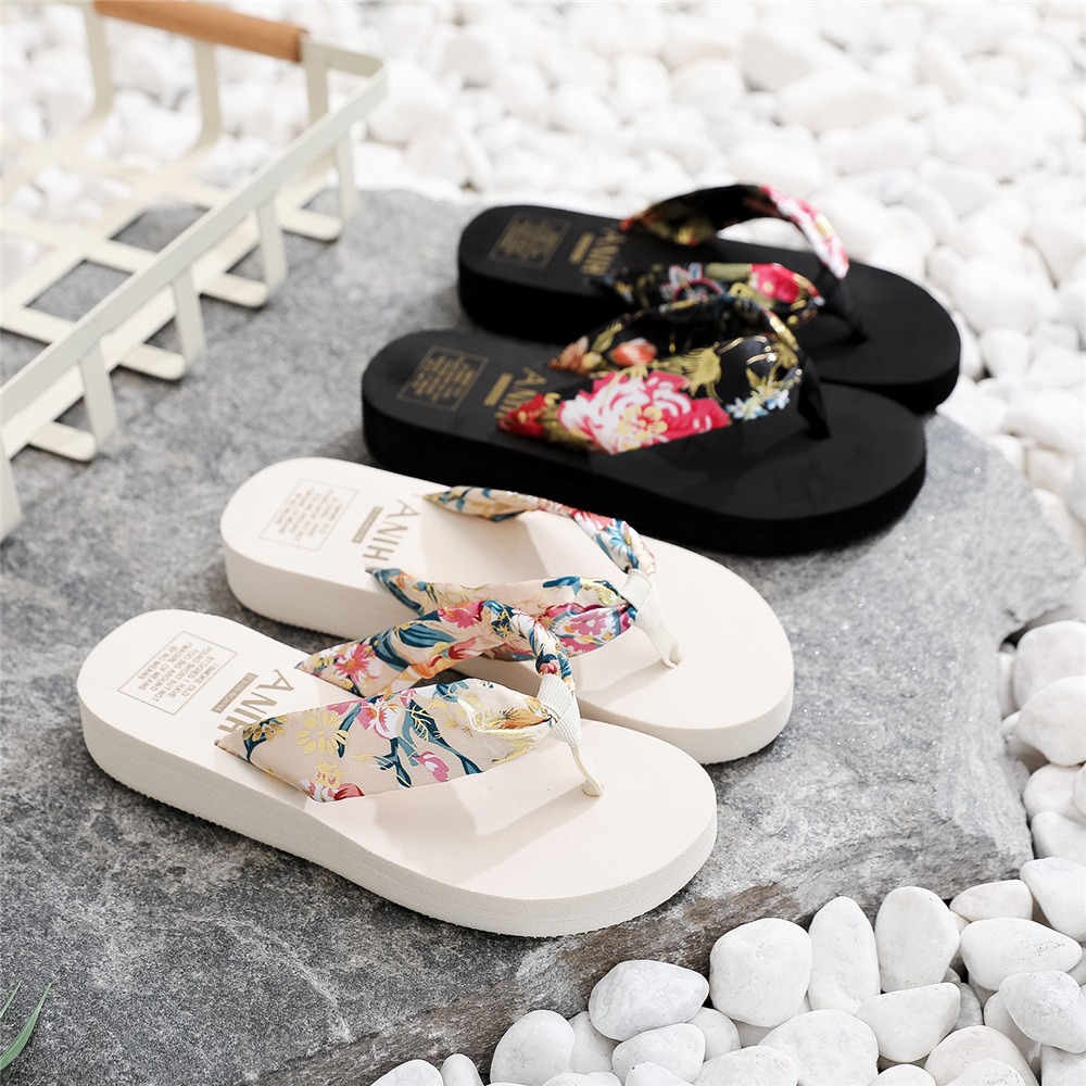 Wholesale Summer Thong Slippers Outdoor Beach Sandals EVA Casual Flat Platform Comfy Shoes Women Thick Soled Flip Flops