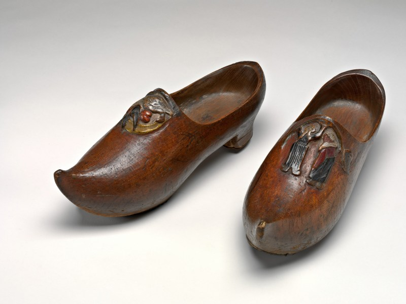 Clogs for women,fashion clogs,stylish clogs,wooden clogs,Clogs footwear