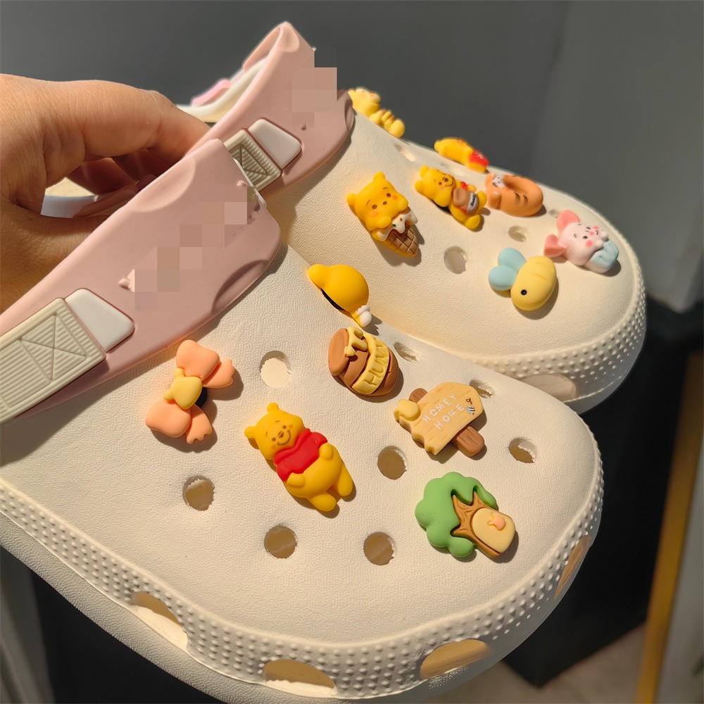 2024 Women's Clogs carton Charms Designer Luxury Shoe Charm Pines Clogs Fit Charms Femme Wholesale