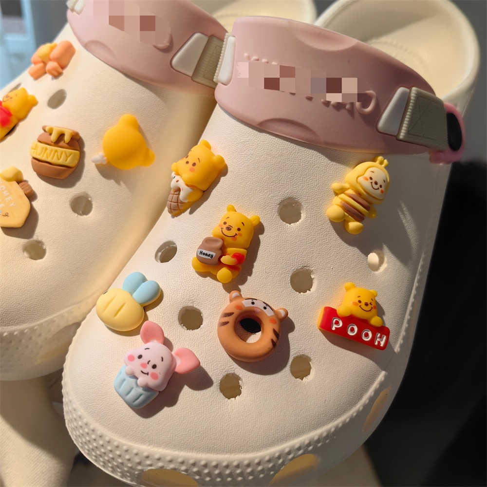 2024 Women's Clogs carton Charms Designer Luxury Shoe Charm Pines Clogs Fit Charms Femme Wholesale
